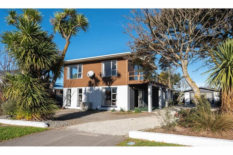 Photo of property in 26 Gibbs Drive, Woodend, 7610