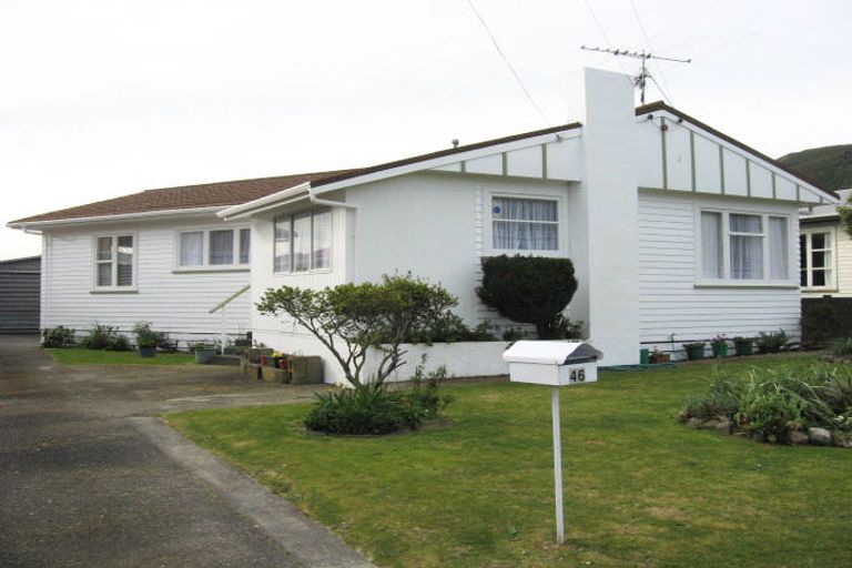 Photo of property in 46 Russell Road, Wainuiomata, Lower Hutt, 5014