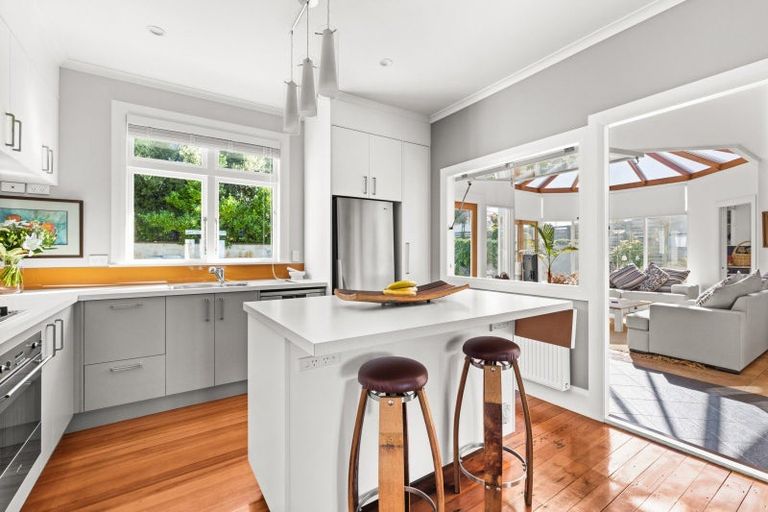 Photo of property in 117 Priestley Terrace, Bluff Hill, Napier, 4110