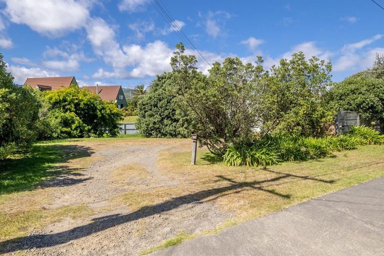 Photo of property in 40 Field Way, Waikanae Beach, Waikanae, 5036
