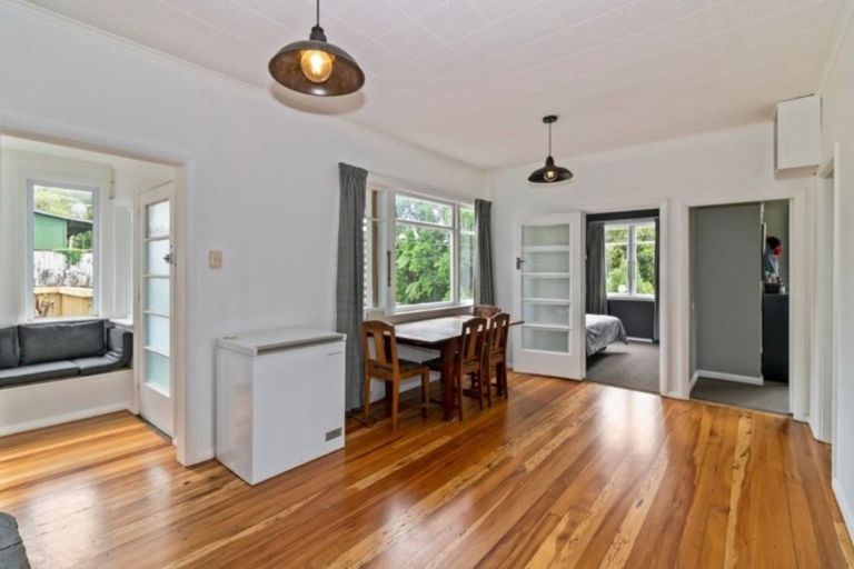 Photo of property in 120 Huatoki Street, Frankleigh Park, New Plymouth, 4310