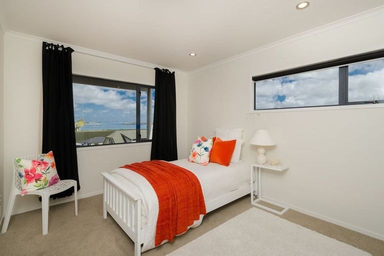 Photo of property in 37 Bannings Way, Hobsonville, Auckland, 0618