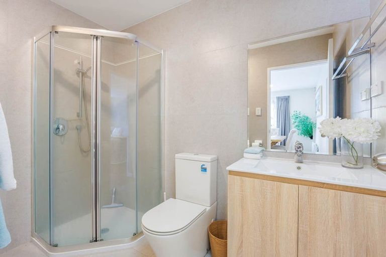 Photo of property in 75a Lynden Avenue, Hillcrest, Auckland, 0627