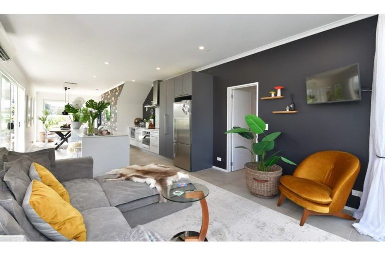 Photo of property in 2 Couldrey Crescent, Red Beach, 0932