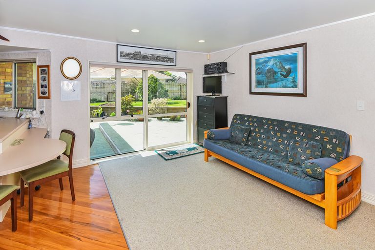 Photo of property in 36 Stewart Gibson Place, Manurewa, Auckland, 2105