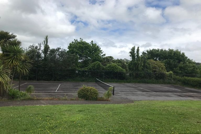 Photo of property in 79 Tawa Road, Kumeu, 0891