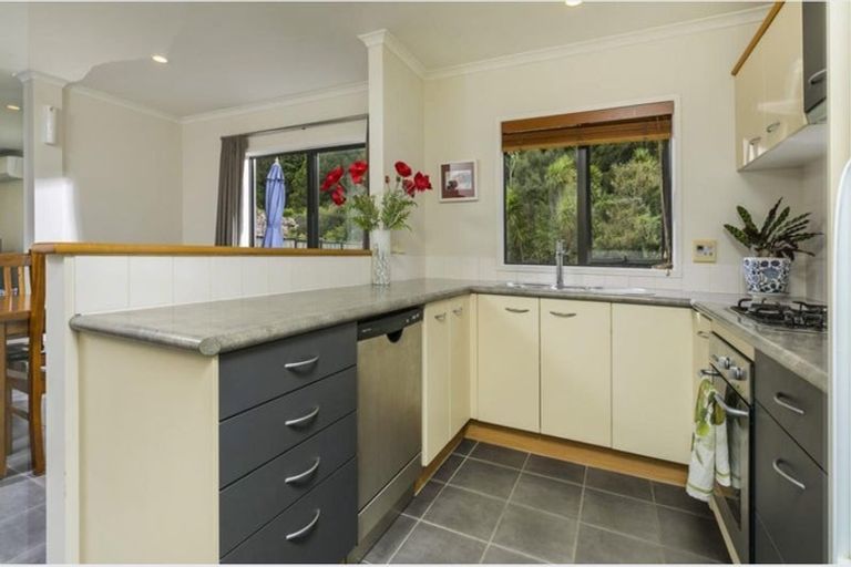 Photo of property in 20 Kristin Lane, Albany, Auckland, 0632