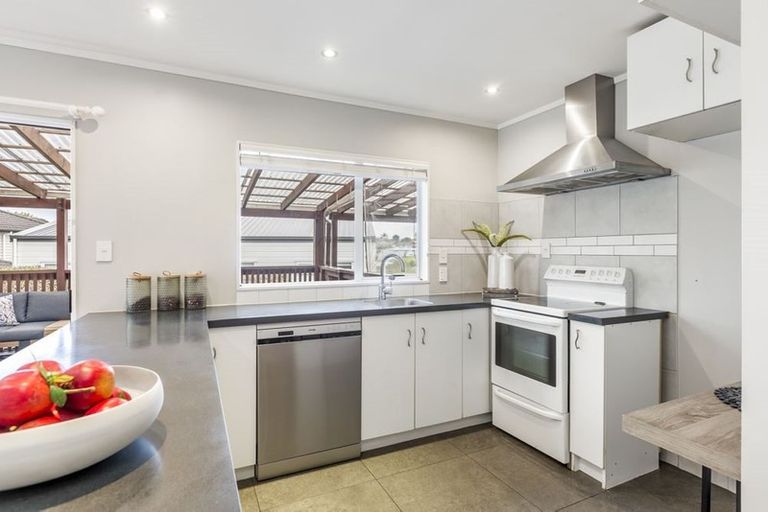 Photo of property in 1/15 Kennedy Avenue, Forrest Hill, Auckland, 0620