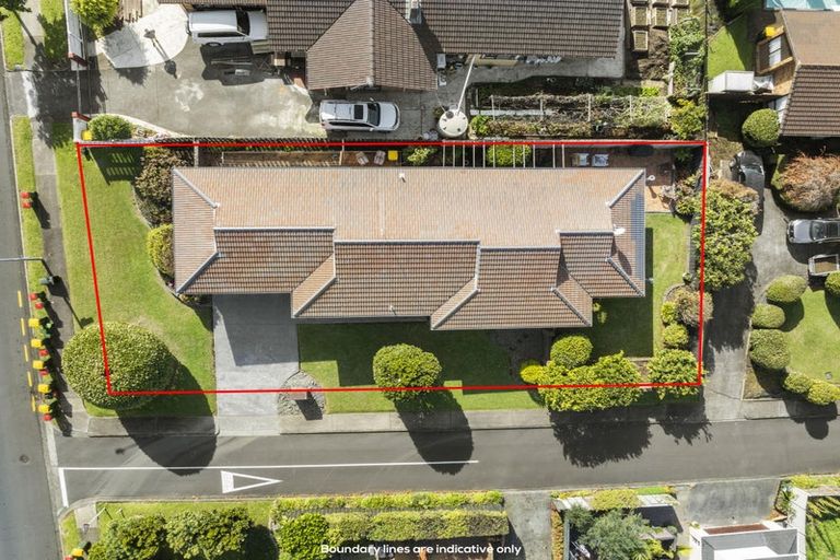 Photo of property in 63 Glenmore Road, Sunnyhills, Auckland, 2010