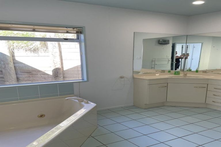 Photo of property in 8 Ball Lane, Redcliffs, Christchurch, 8081