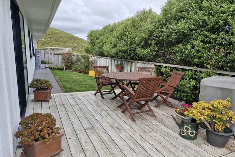Photo of property in 11 Heta Road, Highlands Park, New Plymouth, 4312