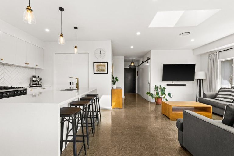 Photo of property in 19 Grooby Place, Havelock North, 4130