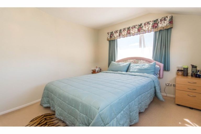 Photo of property in 2a Wattle Street, New Lynn, Auckland, 0600