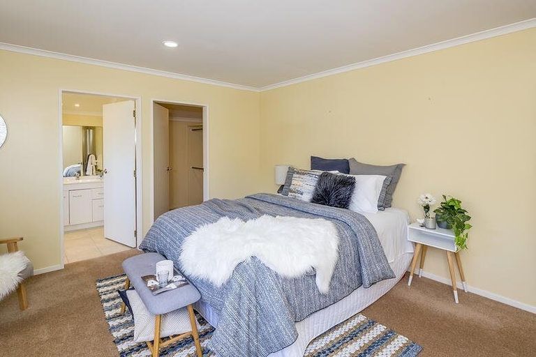 Photo of property in 25 San Priamo Place, Paraparaumu Beach, Paraparaumu, 5032