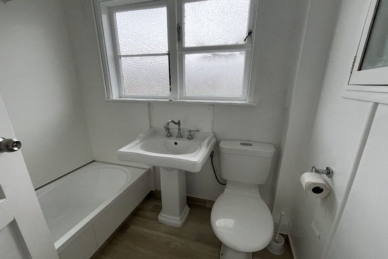 Photo of property in 9-11 Raleigh Street, Vogeltown, New Plymouth, 4310