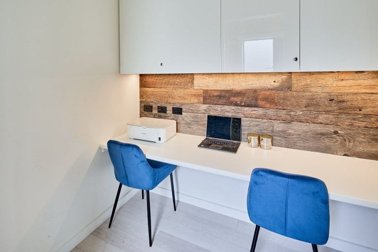 Photo of property in 15 Rua Street, Lyall Bay, Wellington, 6022