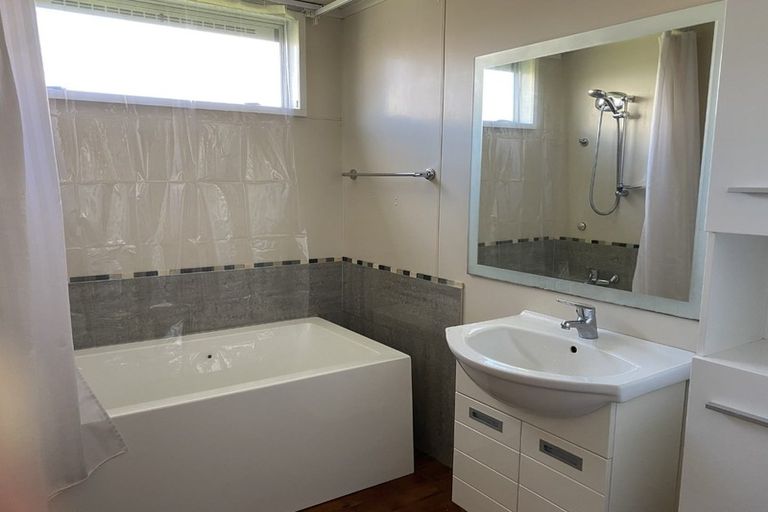 Photo of property in 17 Ellen Street, Manurewa East, Auckland, 2102