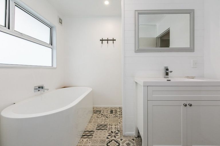 Photo of property in 56 Muritai Crescent, Havelock North, 4130