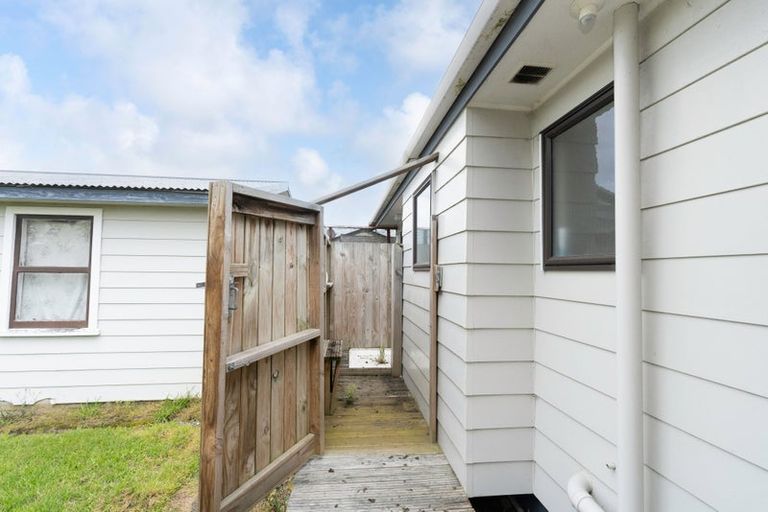 Photo of property in 14 Matakane Street, Waitarere Beach, Levin, 5510