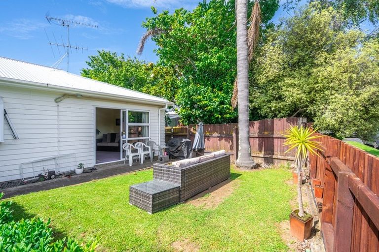 Photo of property in 81 Ennis Avenue, Pakuranga Heights, Auckland, 2010