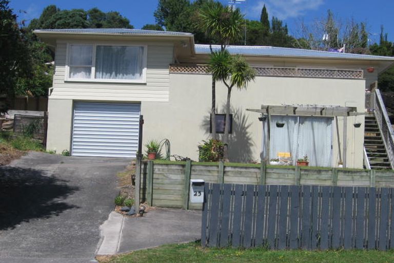 Photo of property in 2/25 Downing Street, Glenfield, Auckland, 0629