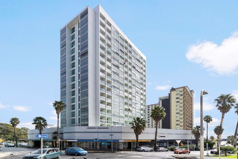 Photo of property in Proximity Apartments, 402/17 Osterley Way, Manukau, Auckland, 2104