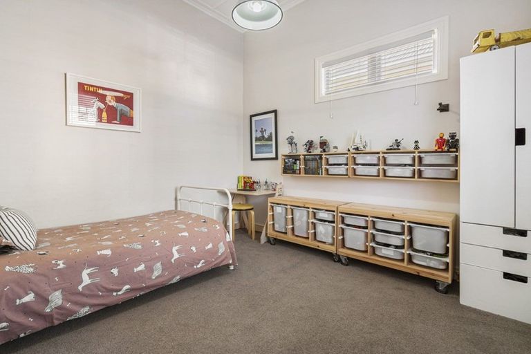 Photo of property in 112 Calliope Road, Stanley Point, Auckland, 0624