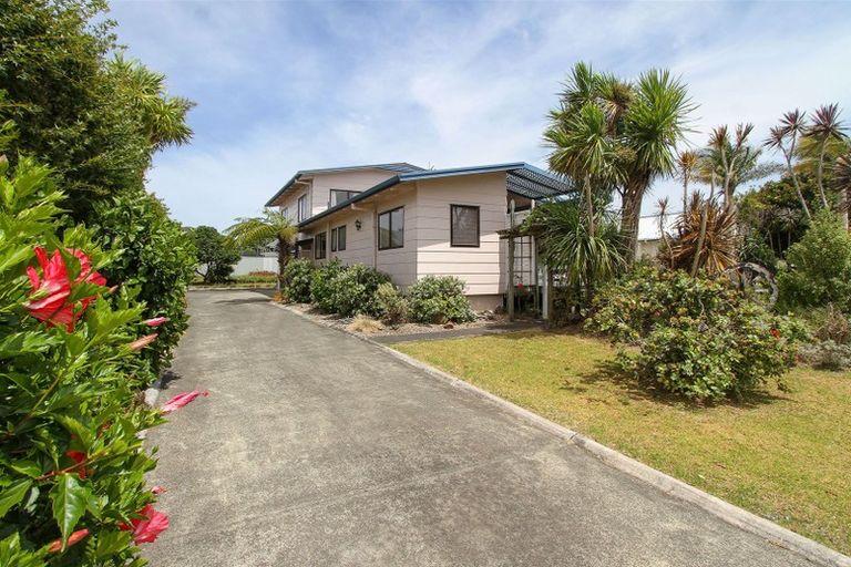 Photo of property in 46 Taihiki Road, Clarks Beach, 2122