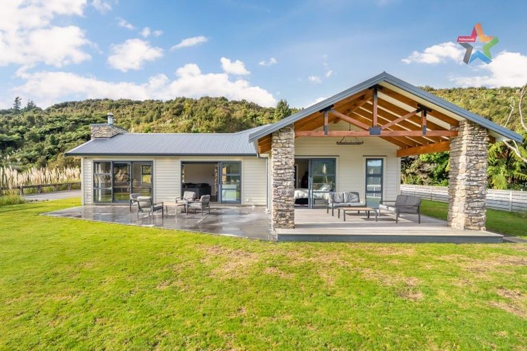 Photo of property in 119 Coast Road, Wainuiomata, Lower Hutt, 5373