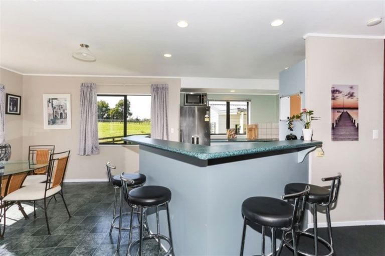 Photo of property in 14 Brewster Road, Pukekawa, Tuakau, 2696