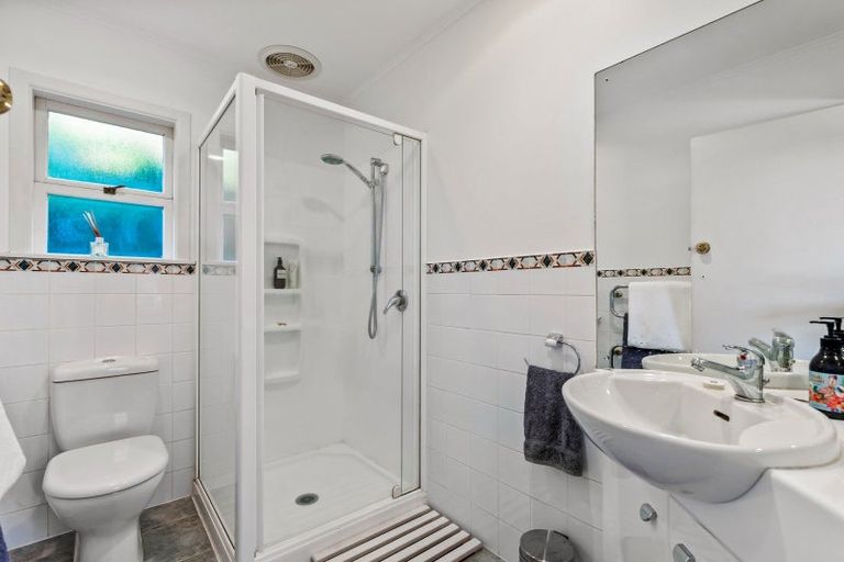 Photo of property in 34 Norwood Road, Bayswater, Auckland, 0622