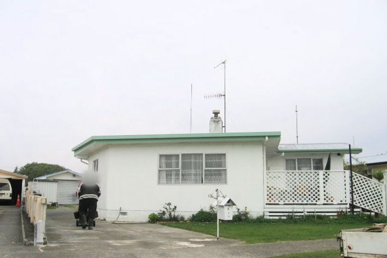 Photo of property in 8 Frickleton Street, Taradale, Napier, 4112