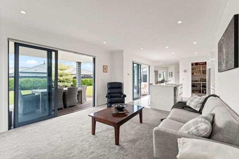 Photo of property in 17 Thornly Park Avenue, Mosgiel, 9024