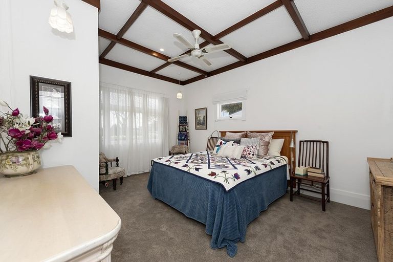 Photo of property in 55 Forest Lake Road, Forest Lake, Hamilton, 3200