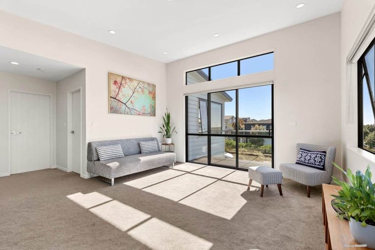 Photo of property in 13 Caldera Drive, Long Bay, Auckland, 0630
