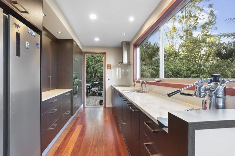 Photo of property in 30 Tinopai Road, Titirangi, Auckland, 0604