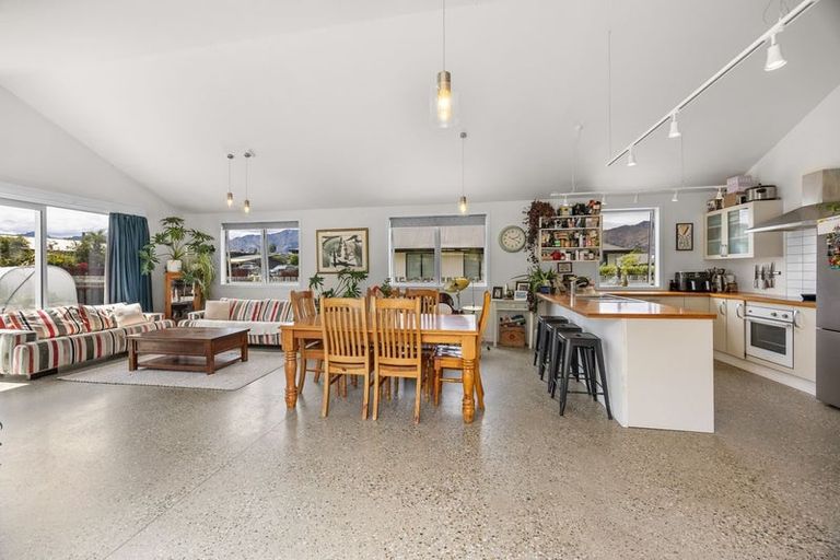 Photo of property in 14 Francis Lane, Lake Hawea, Wanaka, 9382