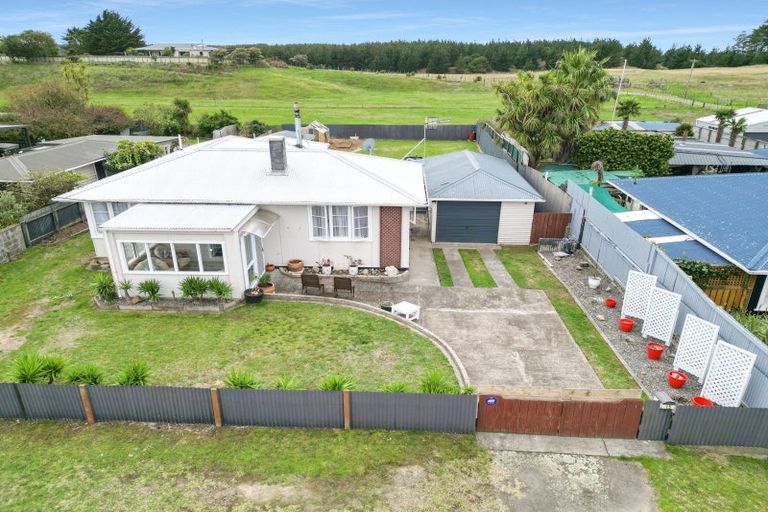 Photo of property in 15 Andrews Street, Foxton Beach, Foxton, 4815