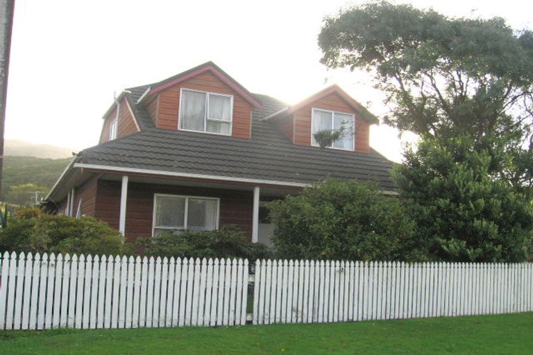 Photo of property in 41 Findlay Street, Tawa, Wellington, 5028