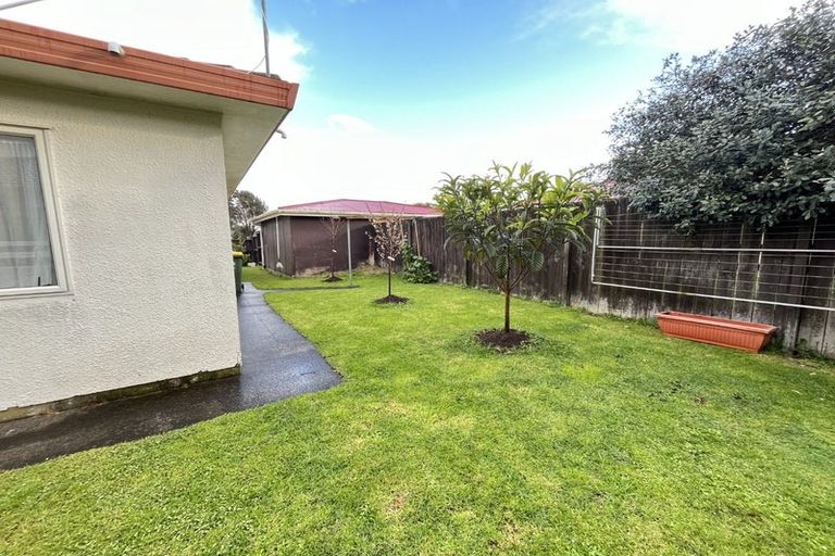 Photo of property in 2/40 Sutton Crescent, Papakura, 2110