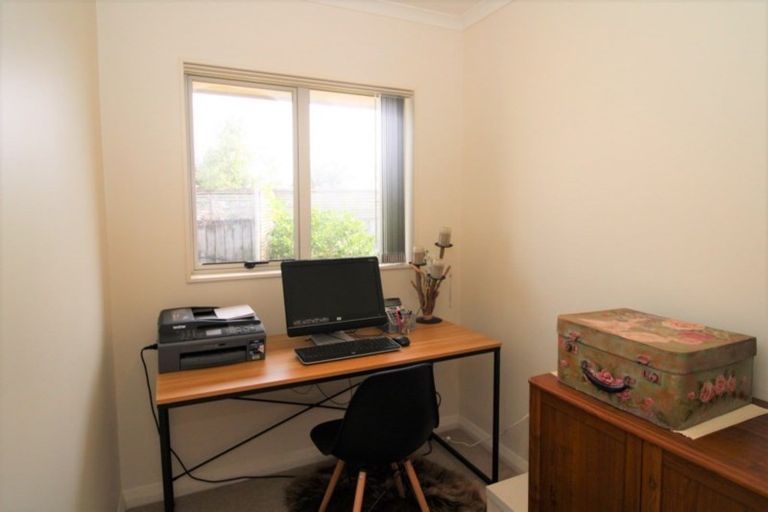 Photo of property in 100 Kauri Crescent, Matarangi, Whitianga, 3592