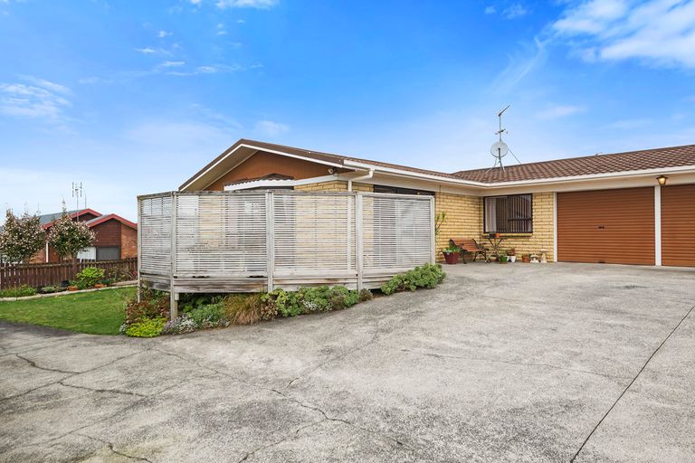 Photo of property in 215a Queen Street, Pukekohe, 2120