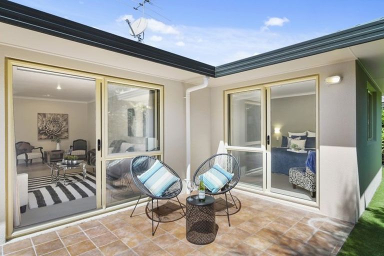 Photo of property in 42a Lisa Rise, Half Moon Bay, Auckland, 2012