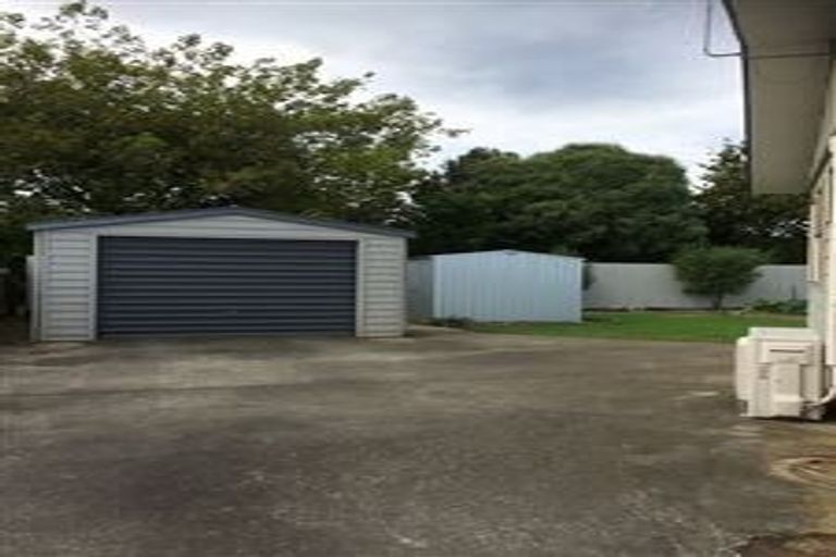 Photo of property in 19 Strathmore Avenue, Levin, 5510