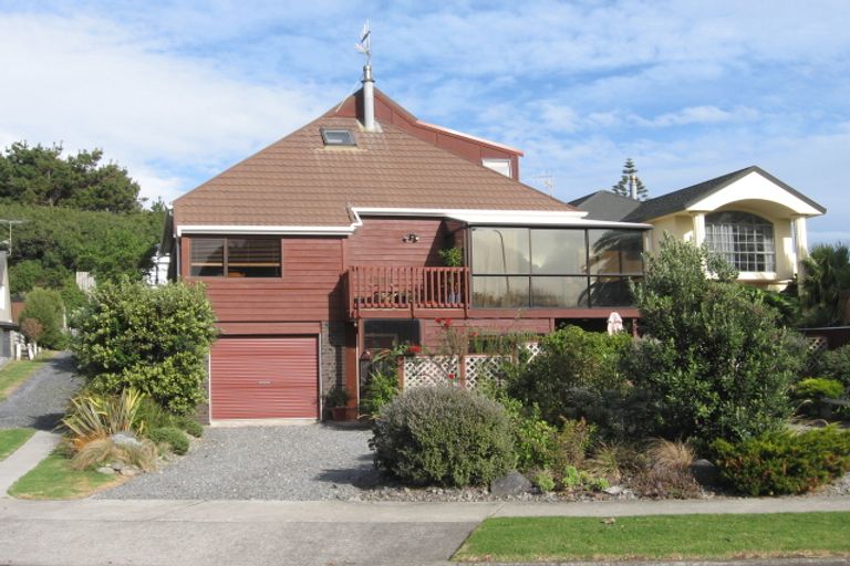 Photo of property in 16 Garden Road, Raumati Beach, Paraparaumu, 5032