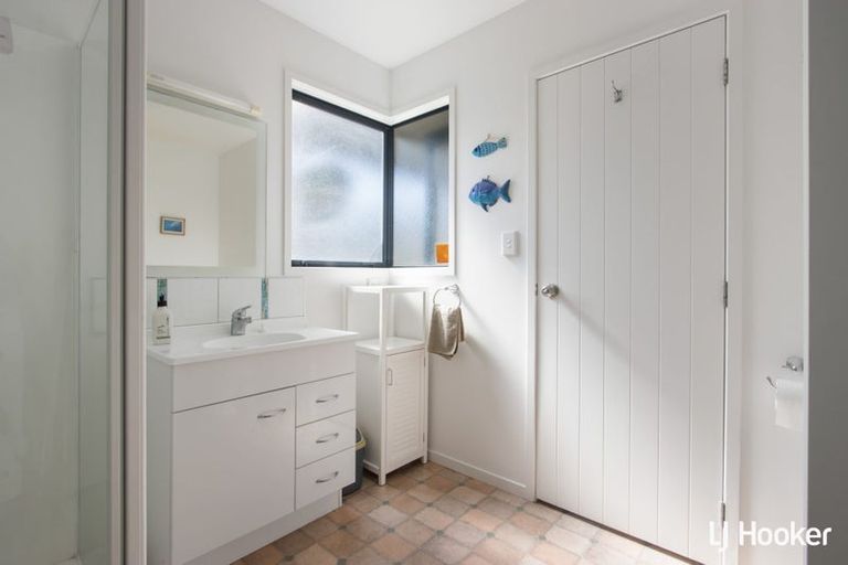 Photo of property in 19 Beach Road, Waihi Beach, 3611