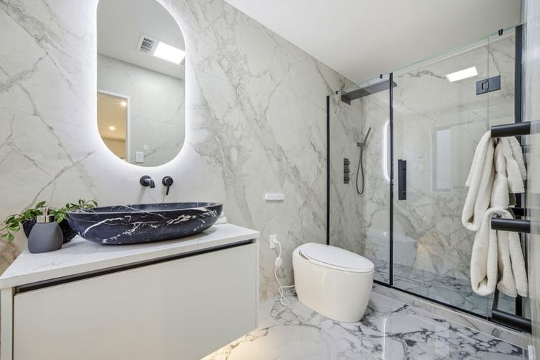 Photo of property in 28 Streamview Way, Long Bay, 0792