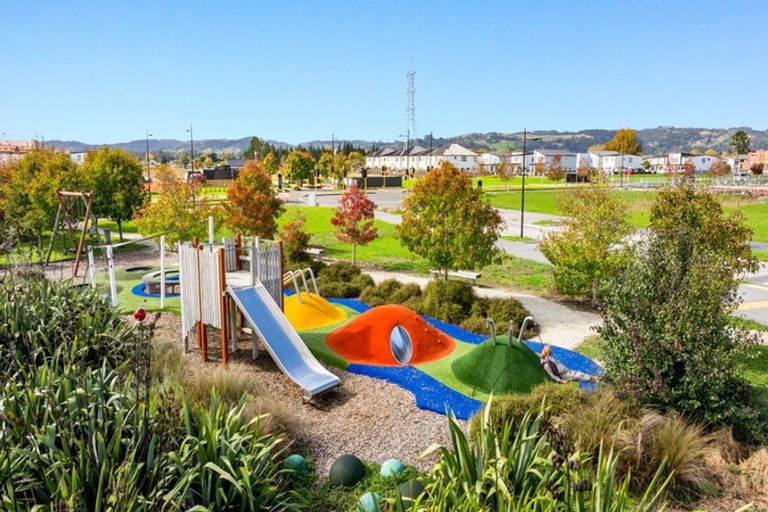 Photo of property in 24 Ahunga Road, Karaka, Papakura, 2113