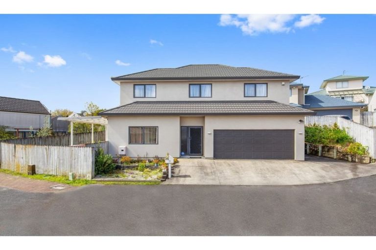 Photo of property in 12 Paloma Court, Hillpark, Auckland, 2102