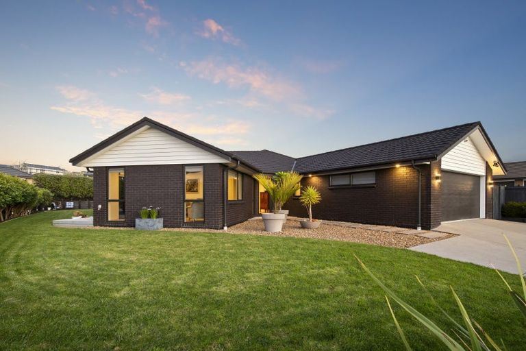 Photo of property in 14 Catherine Mclean Road, Pukekohe, 2120